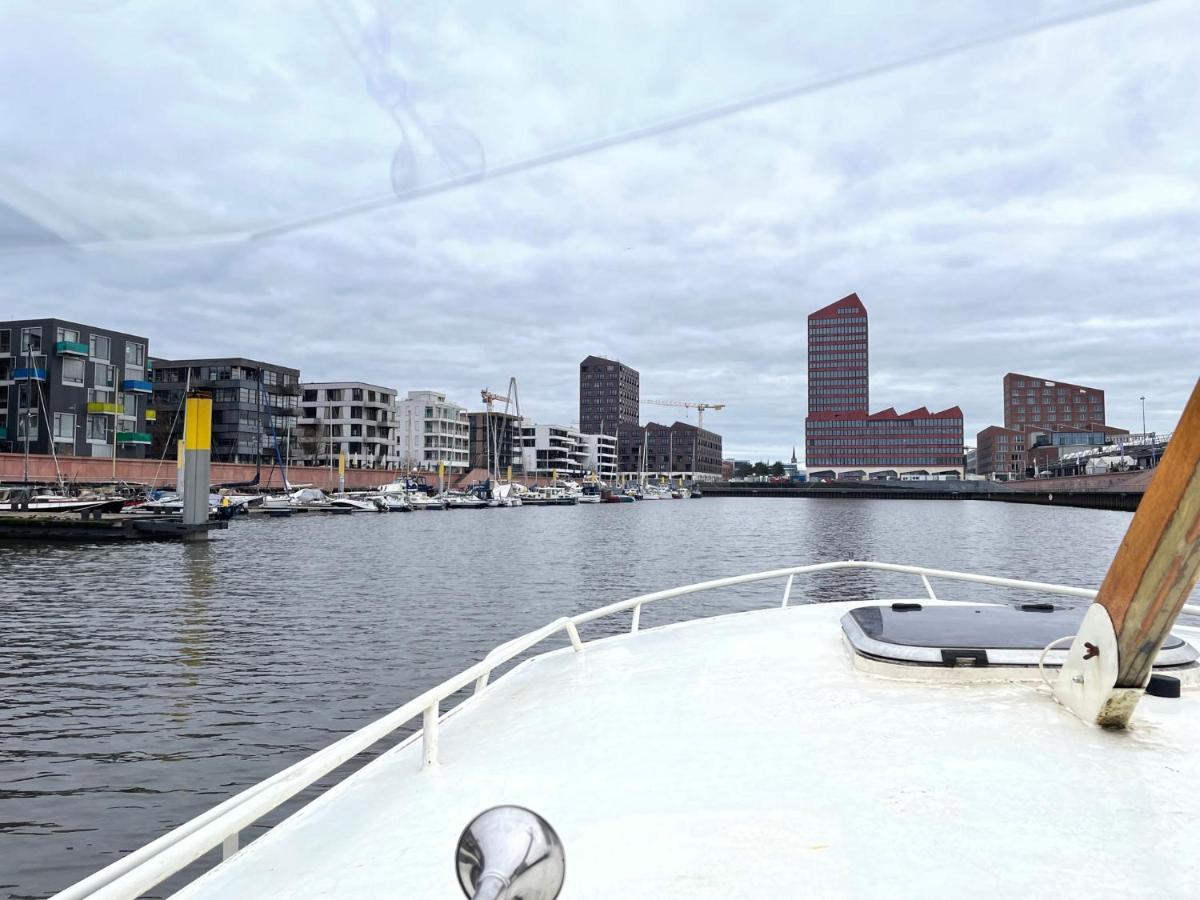 Suesses Motorboot - Bremen Ueberseestadt Экстерьер фото
