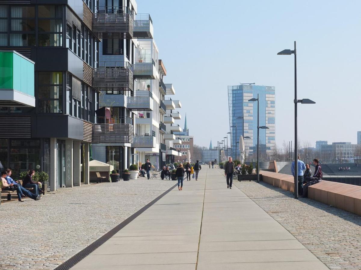 Suesses Motorboot - Bremen Ueberseestadt Экстерьер фото